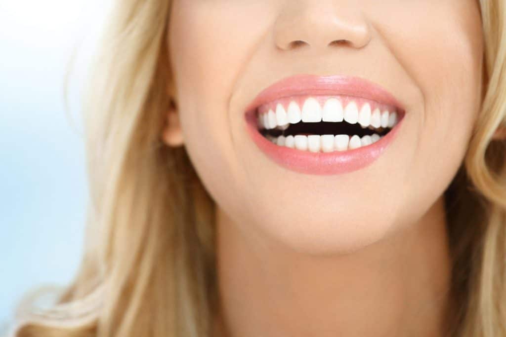Achieving a Hollywood Smile: The Role of Teeth Whitening Treatments